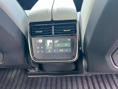 Used 2023 Rivian R1S Adventure AWD/4WD image 23
