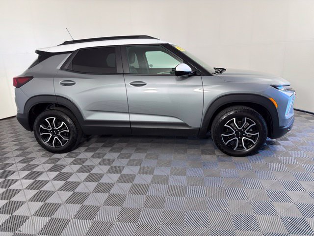 Used 2025 Chevrolet TrailBlazer ACTIV w/ Convenience Package AWD/4WD image 5