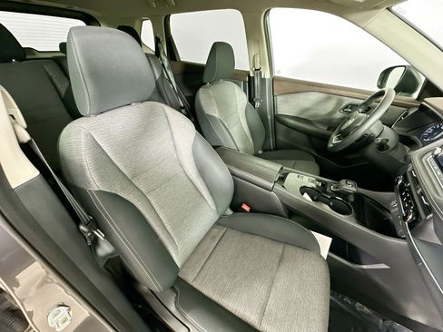 Used 2021 Nissan Rogue S FWD image 39