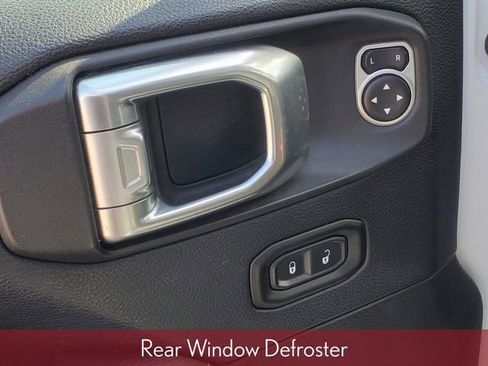 Used 2018 Jeep Wrangler Unlimited Sahara image 14