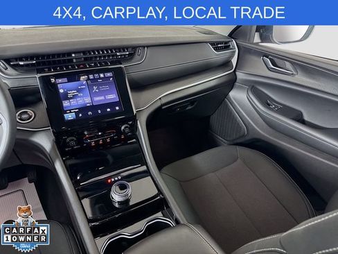 Used 2023 Jeep Grand Cherokee Laredo AWD/4WD image 21