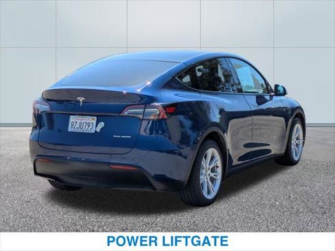 Used 2022 Tesla Model Y Long Range AWD/4WD image 7