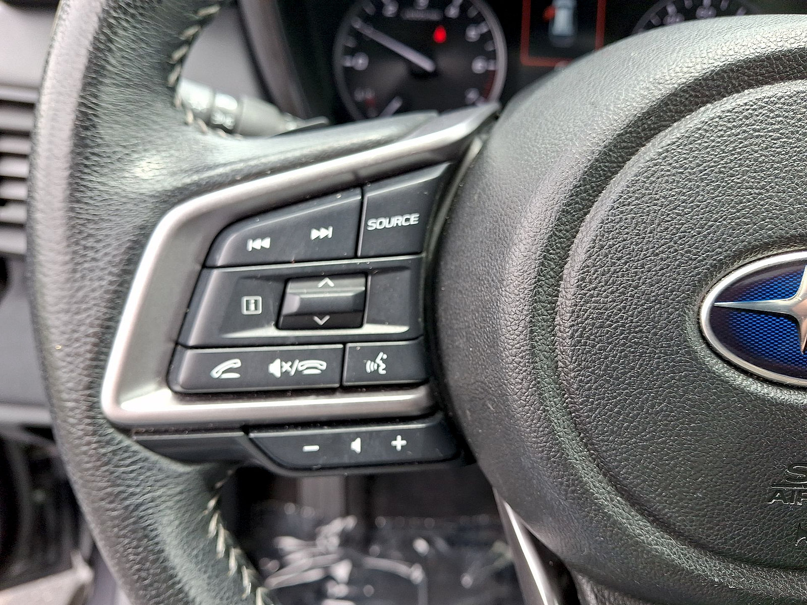 Used 2023 Subaru Outback Premium AWD/4WD image 17