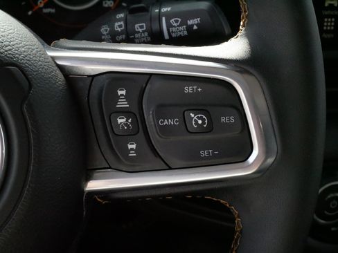 Used 2025 Jeep Wrangler Unlimited Sahara w/ Safety Group AWD/4WD image 25