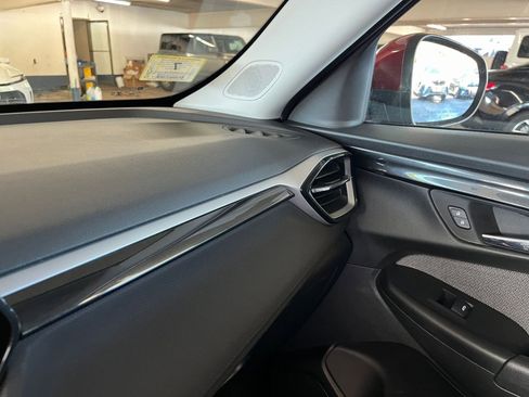 Used 2024 Chevrolet TrailBlazer LT w/ Driver Confidence Package image 35