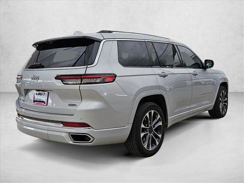 Used 2022 Jeep Grand Cherokee L Overland w/ Luxury Tech Group IV AWD/4WD image 5