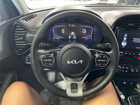 Used 2023 Kia Soul S image 13