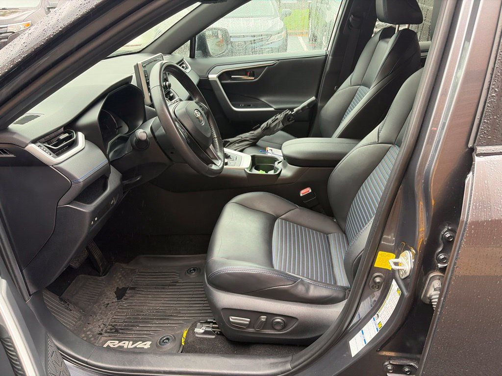 Used 2019 Toyota RAV4 XSE AWD/4WD image 15