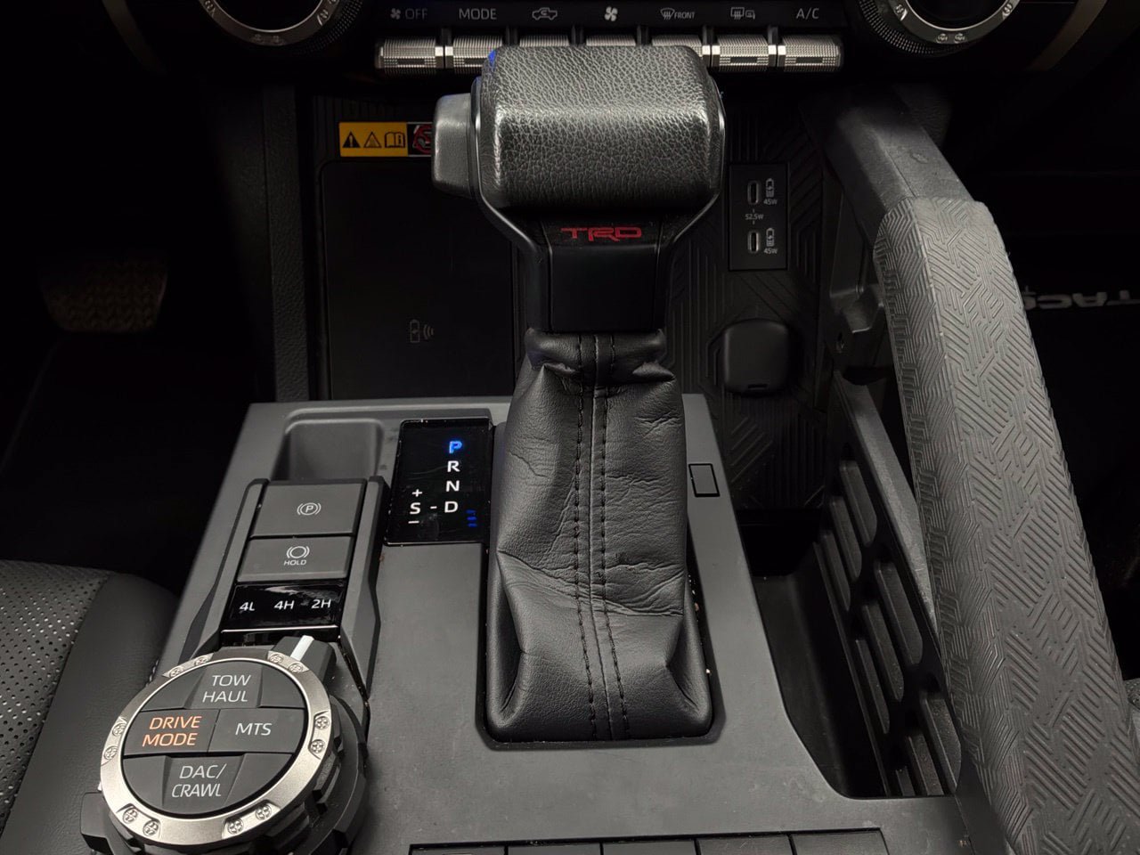 Used 2024 Toyota Tacoma TRD Off-Road w/ TRD Off Road Premium Package AWD/4WD image 32