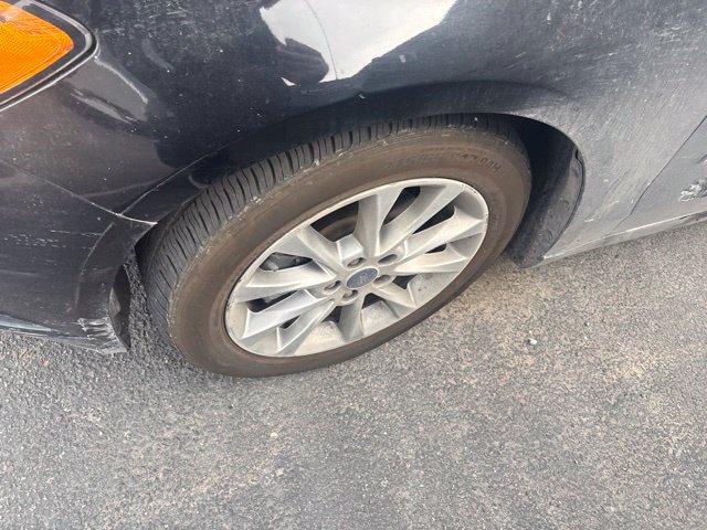 Used 2017 Ford Fusion SE FWD image 27