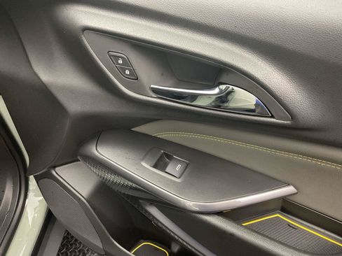 Certified 2025 Chevrolet Trax ACTIV FWD image 22