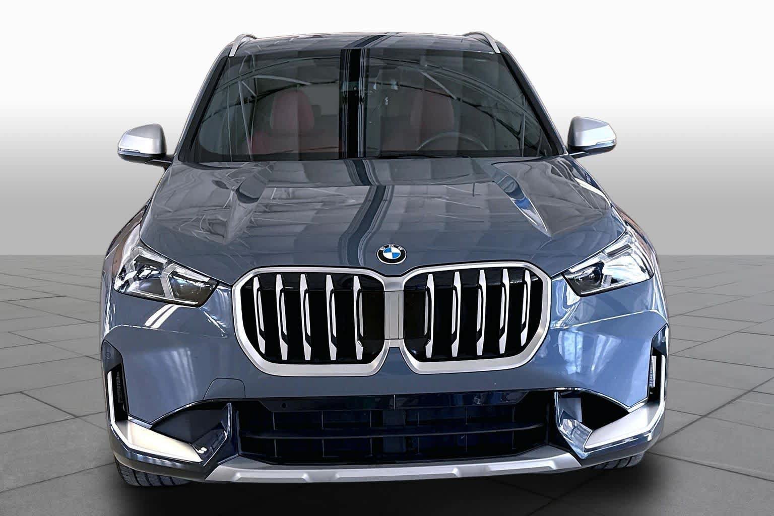 Used 2023 BMW X1 xDrive28i w/ Convenience Package AWD/4WD image 3