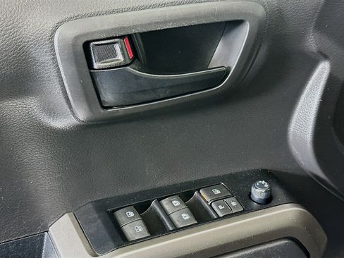 Used 2023 Toyota Tacoma SR5 image 15