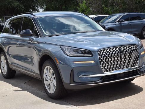 New 2026 Lincoln Corsair Premiere FWD image 3