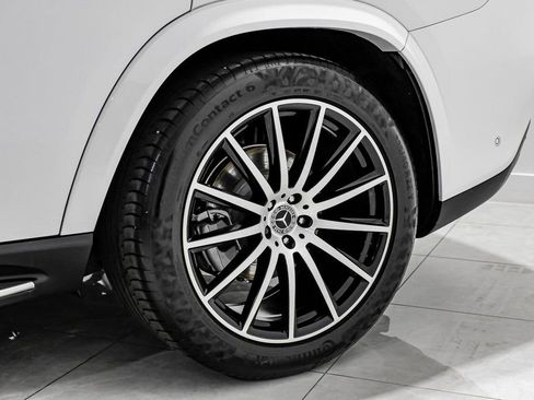 Used 2024 Mercedes-Benz GLS 580 4MATIC image 55