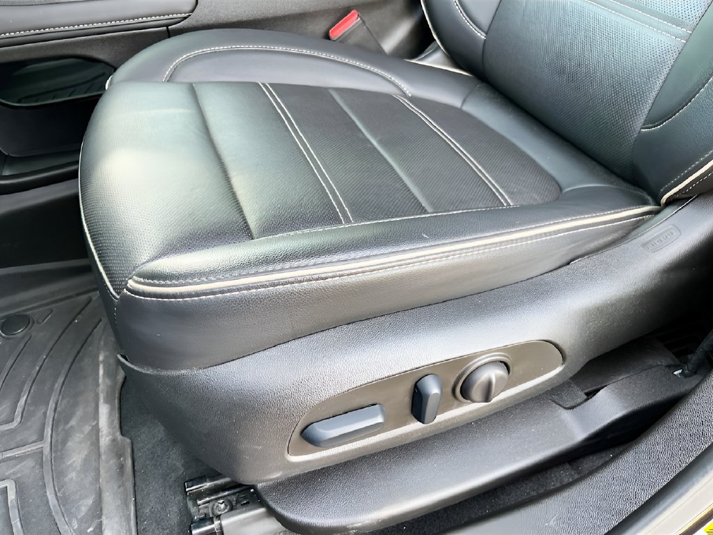 Used 2023 GMC Acadia Denali w/ Denali Technology Package FWD image 20