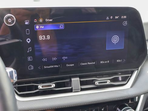 Used 2025 Chevrolet Equinox LT FWD image 5