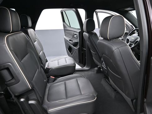 Used 2023 Chevrolet Traverse Premier image 25