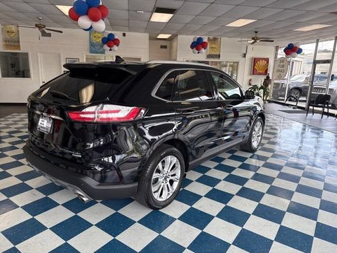 Used 2019 Ford Edge Titanium FWD image 7