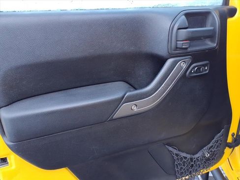 Used 2011 Jeep Wrangler Unlimited Sport image 14