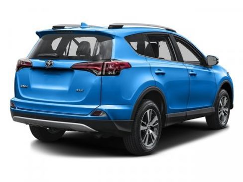 Used 2016 Toyota RAV4 XLE image 2