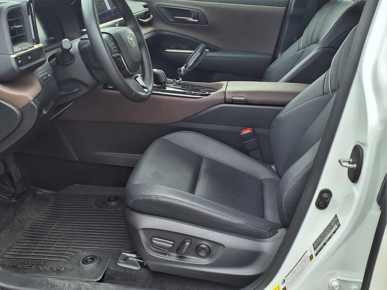 Certified 2024 Toyota Crown AWD/4WD image 12