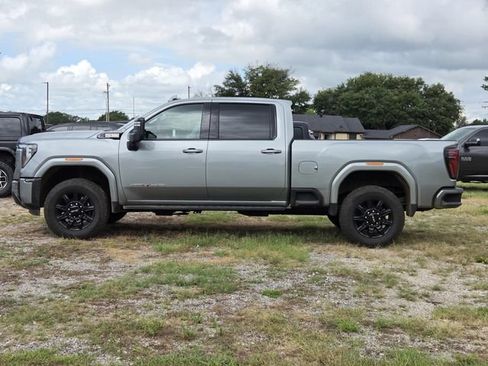 Used 2024 GMC Sierra 2500 AT4 w/ AT4 Preferred Package AWD/4WD image 6