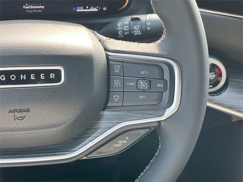 New 2024 Jeep Wagoneer Series III w/ Premium Group I image 18