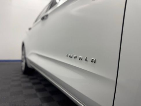 Used 2019 Chevrolet Impala LT FWD image 2