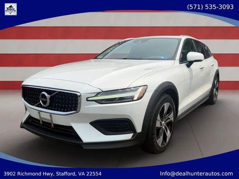 Used 2020 Volvo V60 T5 Cross Country AWD/4WD image 1