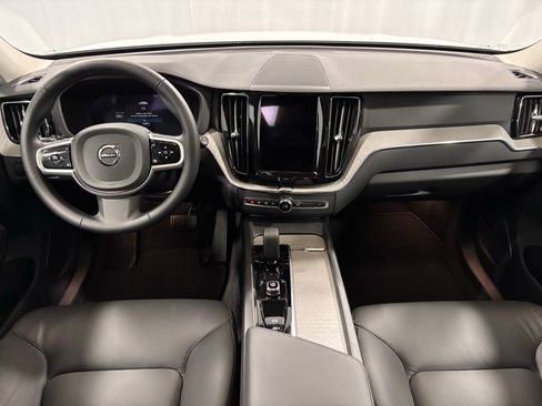 Certified 2025 Volvo XC60 B5 Plus image 2