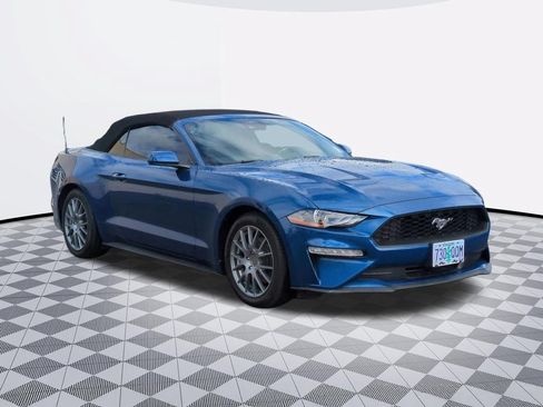 Used 2022 Ford Mustang Premium RWD image 8