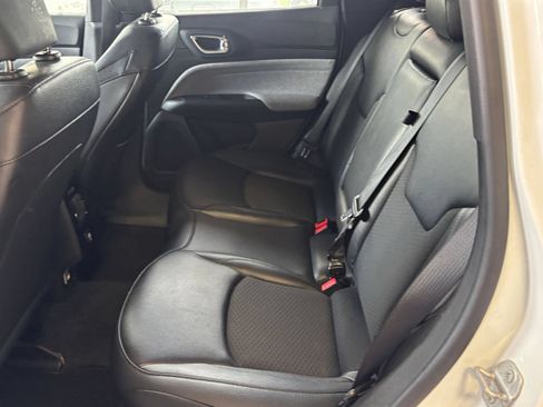 Used 2025 Jeep Compass Latitude AWD/4WD image 26