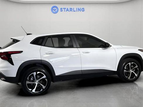 Certified 2024 Chevrolet Trax RS w/ Driver Confidence Package image 10