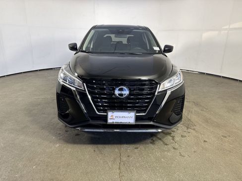 Certified 2025 Nissan Kicks Play S image 25