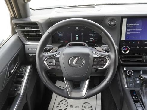 Used 2024 Lexus GX 550 w/ Accessory Package (2T) AWD/4WD image 18