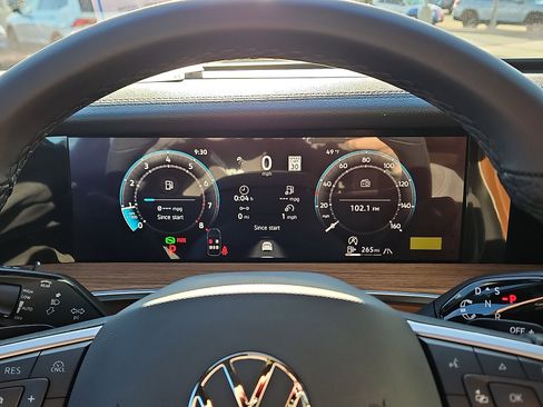 New 2026 Volkswagen Tiguan SEL R-Line image 20