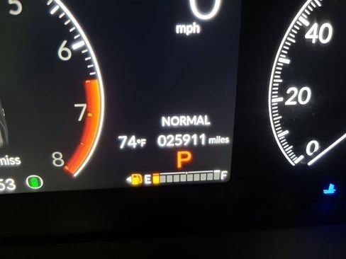 Used 2025 Honda Pilot EX-L image 30