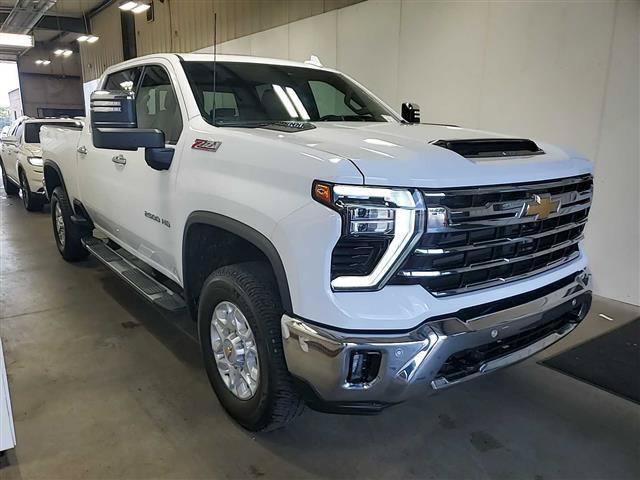 Used 2026 Chevrolet Silverado 2500 LTZ w/ LTZ Premium Package AWD/4WD image 1