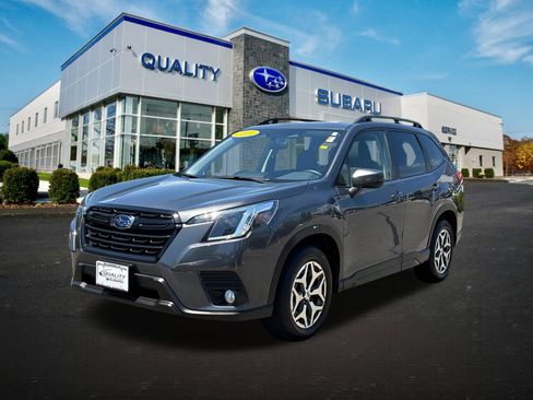 Used 2023 Subaru Forester Premium AWD/4WD image 1