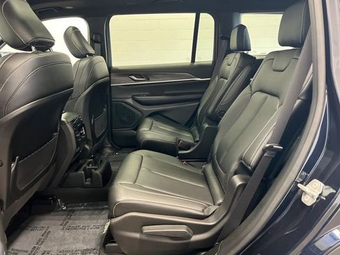 Used 2025 Jeep Grand Cherokee L Limited image 18