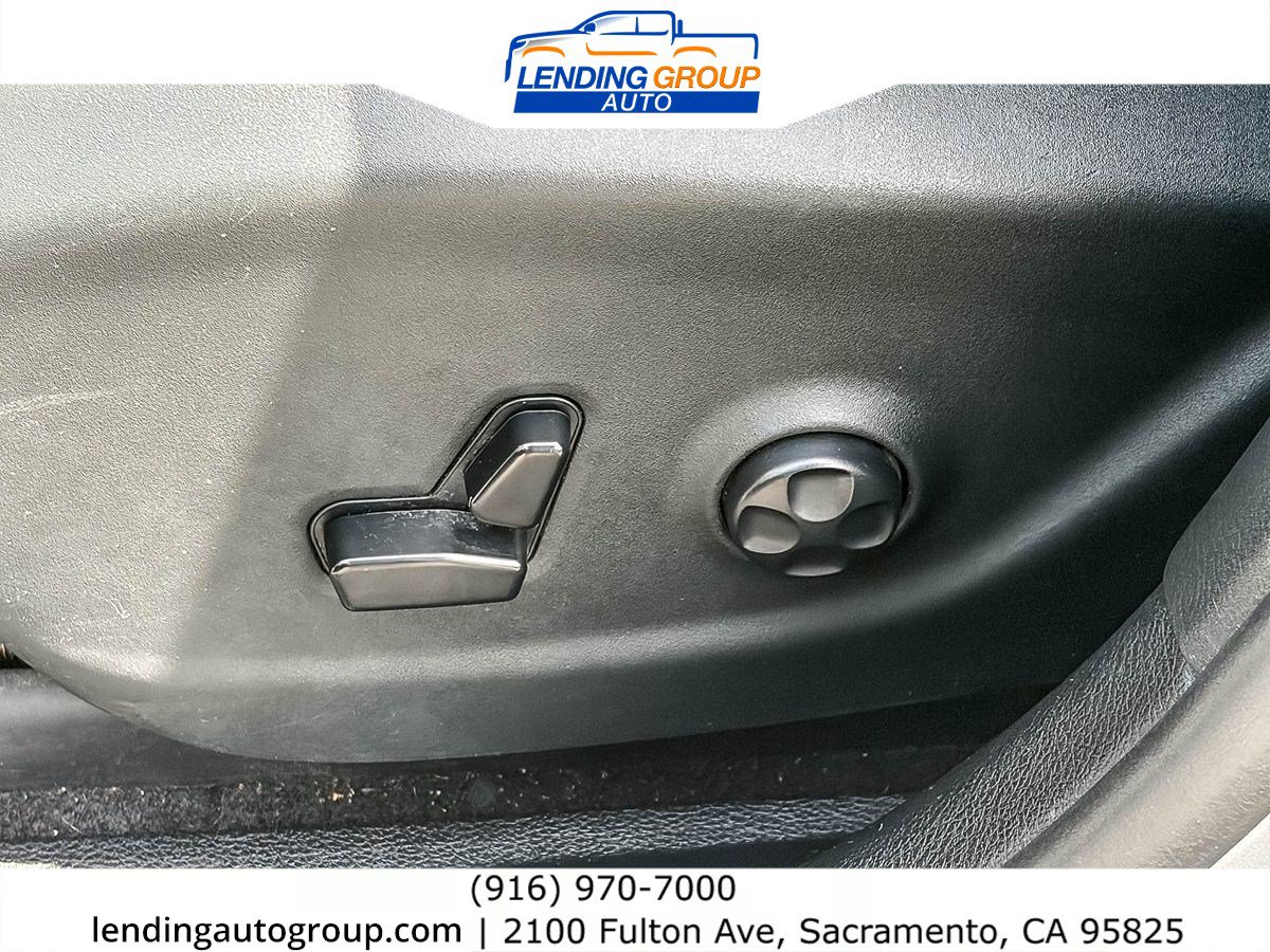Used 2019 Jeep Cherokee Limited AWD/4WD image 20