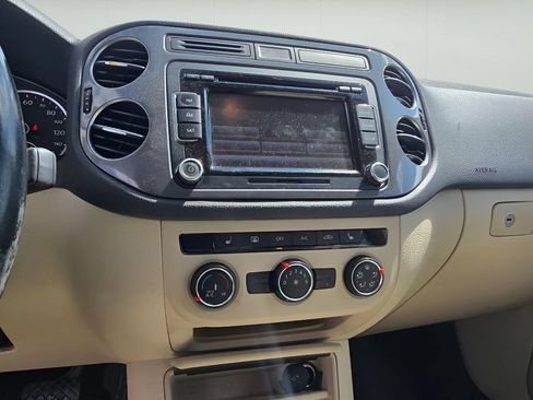 Used 2013 Volkswagen Tiguan SE AWD/4WD image 19