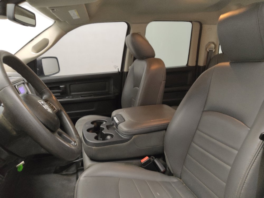 Used 2018 RAM 1500 Tradesman w/ Chrome Appearance Group RWD image 17