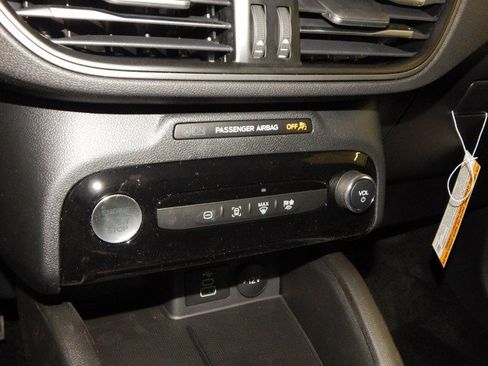 New 2025 Ford Escape SE image 22