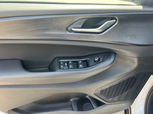 Used 2023 Jeep Grand Cherokee Laredo w/ Luxury Tech Group I AWD/4WD image 11