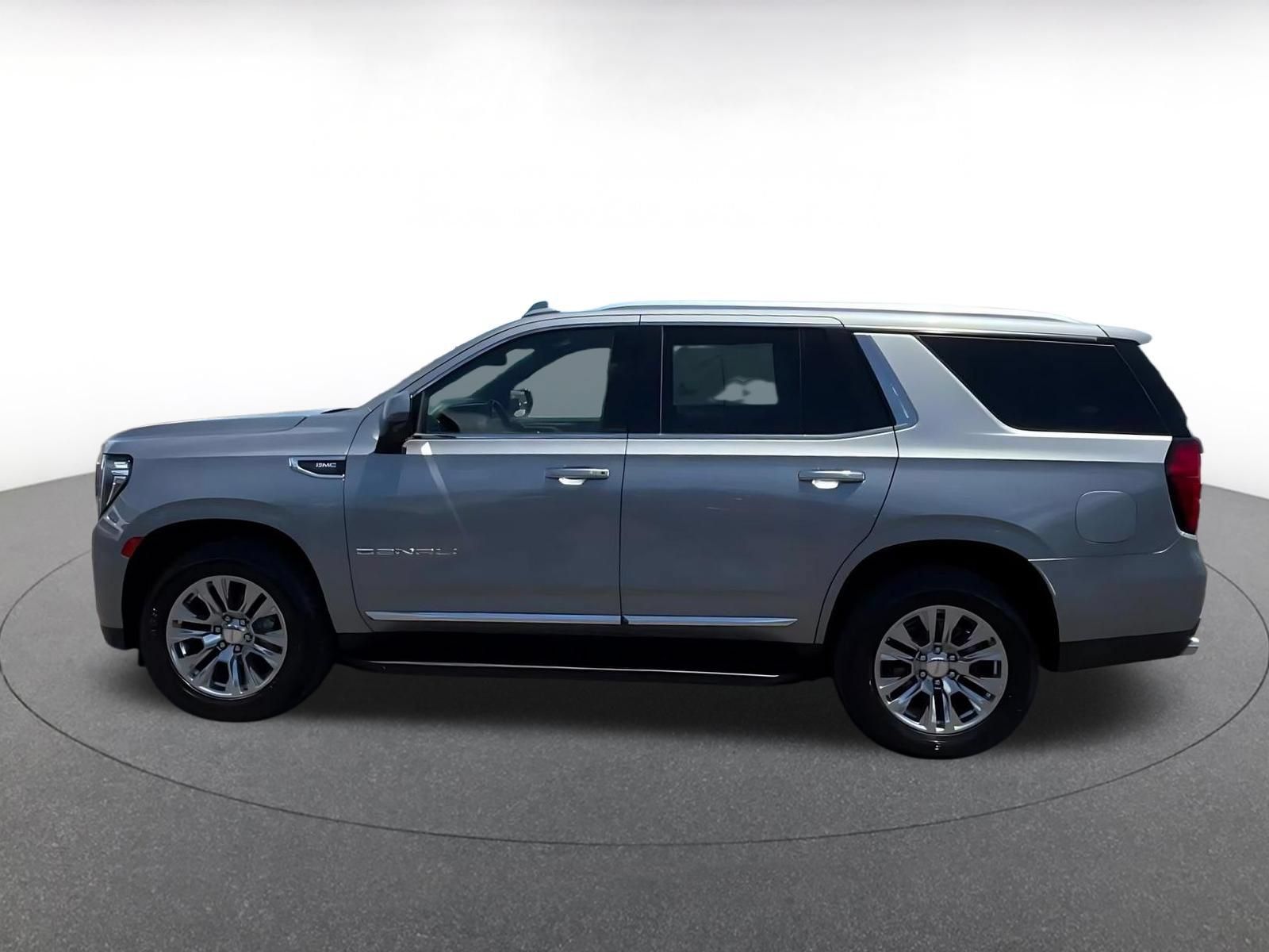Used 2023 GMC Yukon Denali RWD image 8