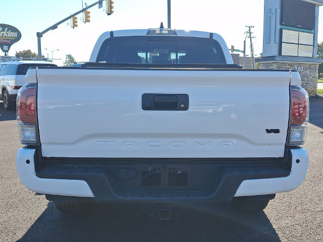 Used 2021 Toyota Tacoma TRD Off-Road w/ Technology Package AWD/4WD image 5