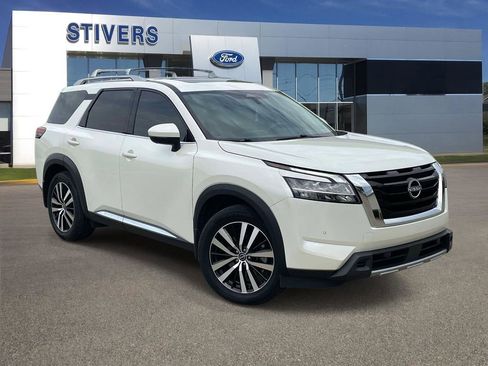 Used 2024 Nissan Pathfinder Platinum w/ Cargo Package AWD/4WD image 1