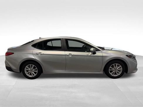 Used 2025 Toyota Camry LE FWD image 4